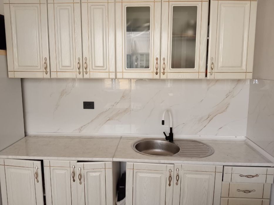 Кух гарнитур в хорошем состояний мдф