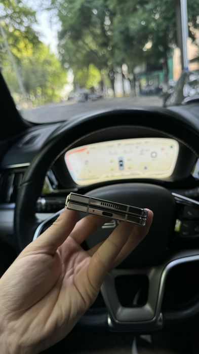 Продаётся Galaxy Z Fold 5 , 12/512. sim + esim идеальное состояние