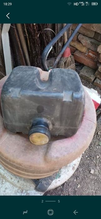 Rezervor pentru tractoras de tuns gazon In stare buna. Capacitate de a