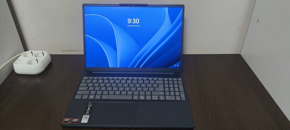 Laptop Lenovo IdeaPad Slim 3 15AHP10