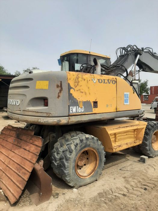 Экскаватор volvo EW 160.