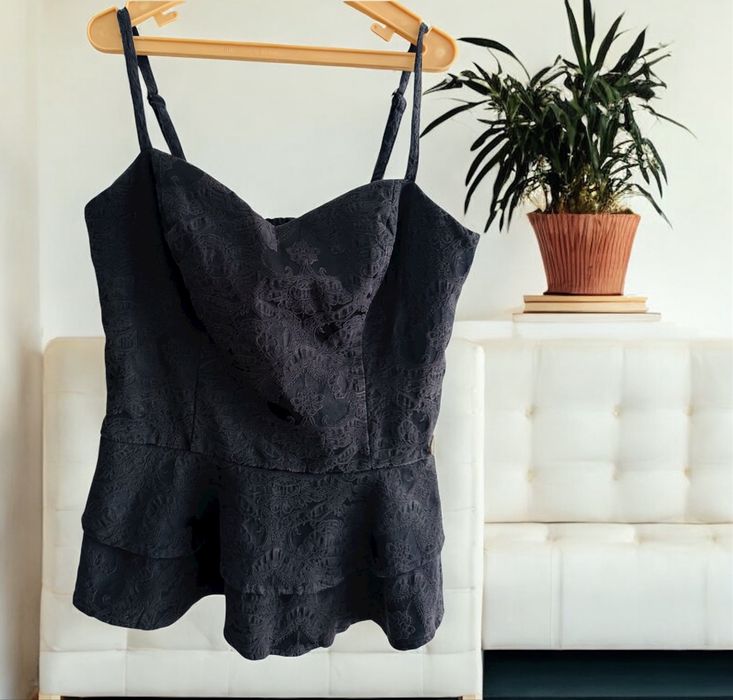 Черен топ  на Guess