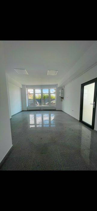 Vand spatiu comercial