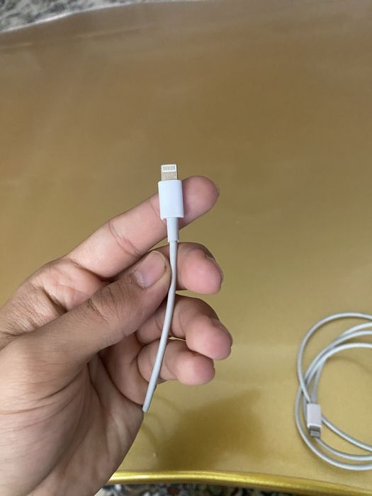 iphone yuzbi orginal 2 ta yaxshi xolatda