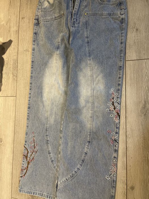Джинсы сакура,размер L