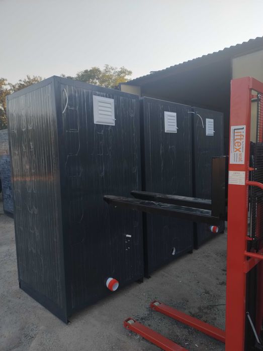 Мобилна тоалетна и Баня