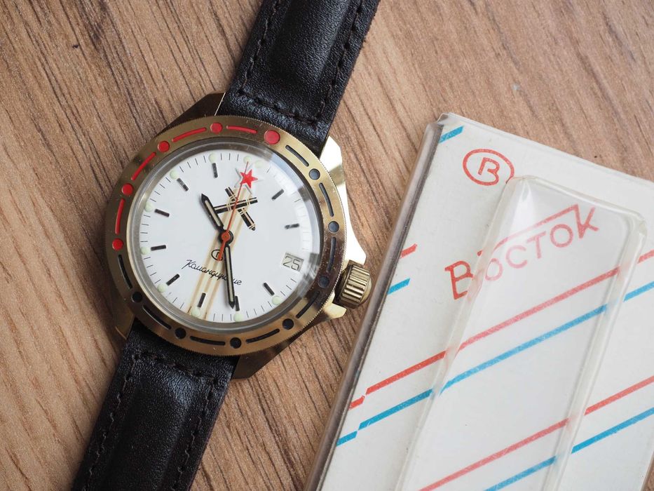 Ceas sovietic mecanic Vostok Komandirskie, NOU, cutie, rezist. la apă