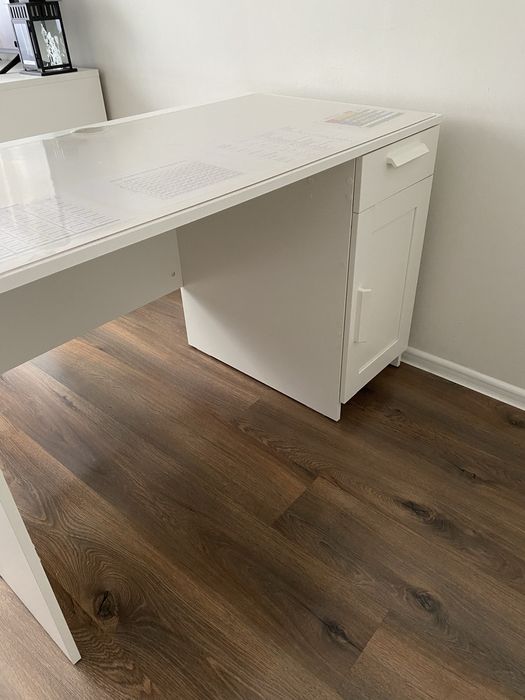 Продаю стол компьютерный IKEA