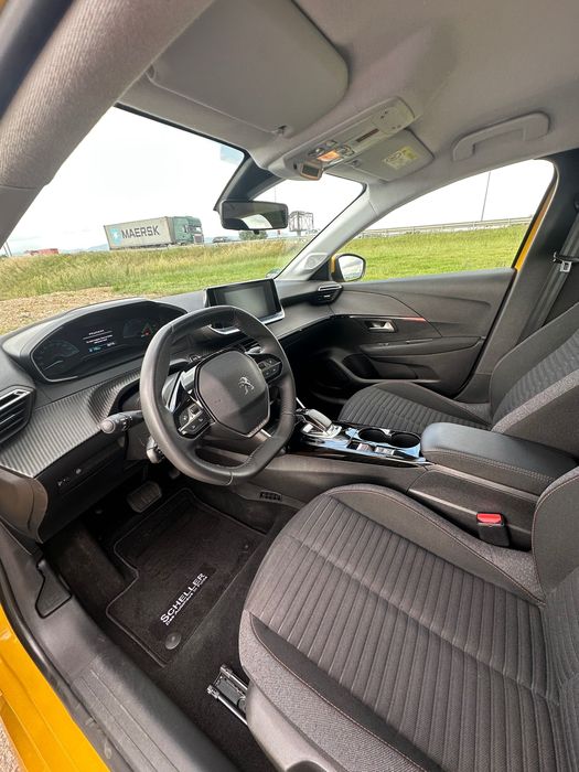 Peugeot e208 2021