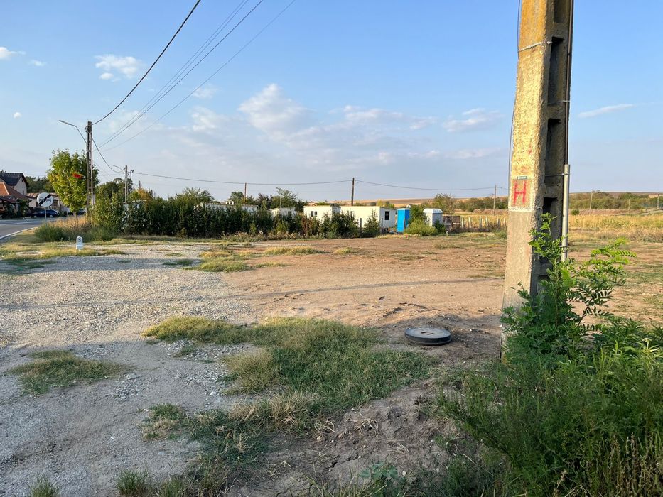 Teren intravilan Motoci/Mischii -aproape de Craiova- ideal casa/investitie.