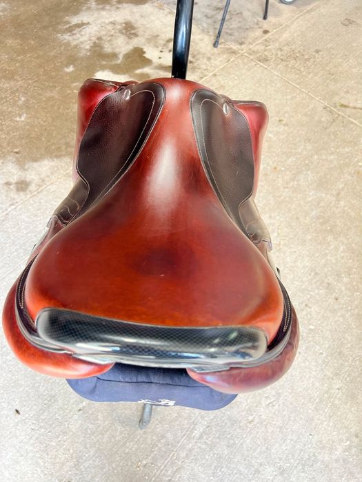 Седло за скачане  CWD Carbon 18”