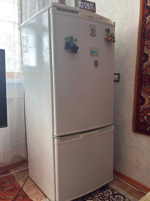 Продам двухкамерный холодильник