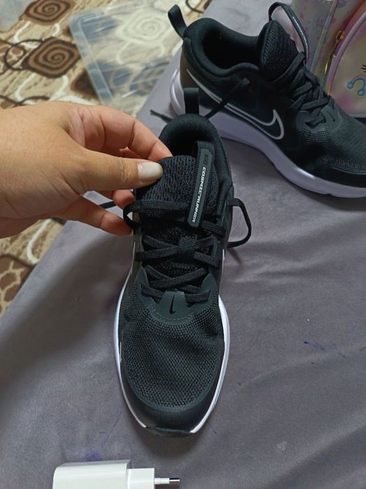 Кроссовки унисекс 37 размер привозили с Америки