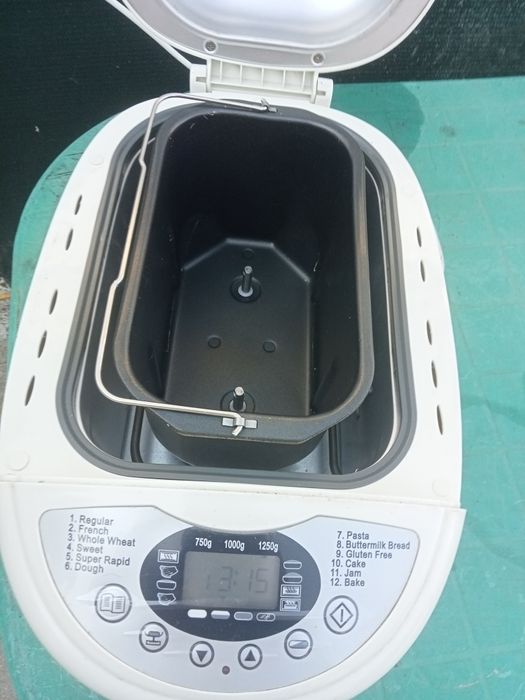 Vând mașină electrică de făcut paine marca SilverCrest