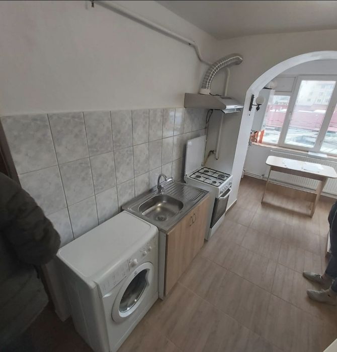 Închiriez apartament 2 camere DOROHOI ZONA CENTRALA