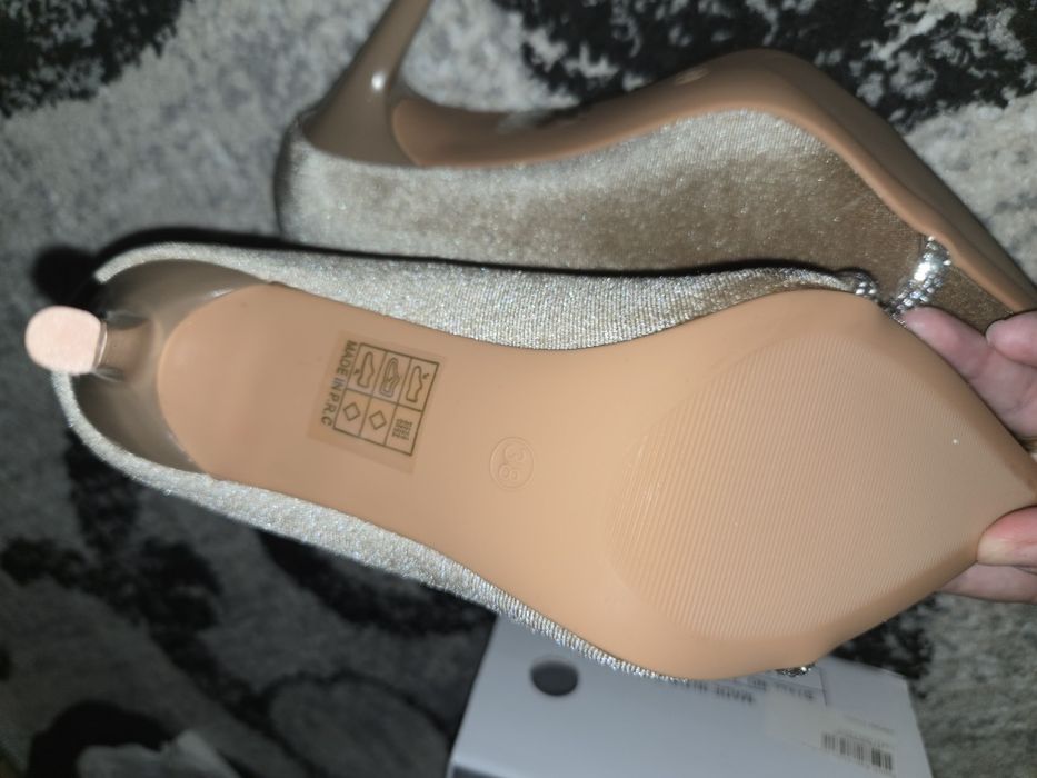 Pantofi de catifea