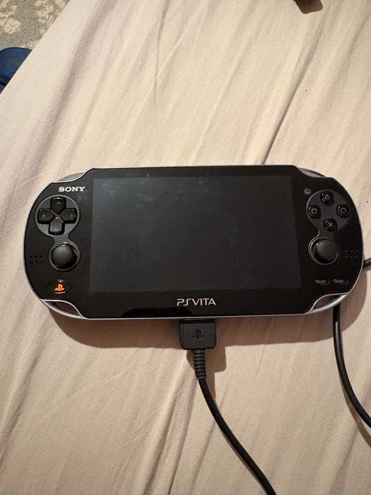 Конзола Sony PS vita модел PCH-1104