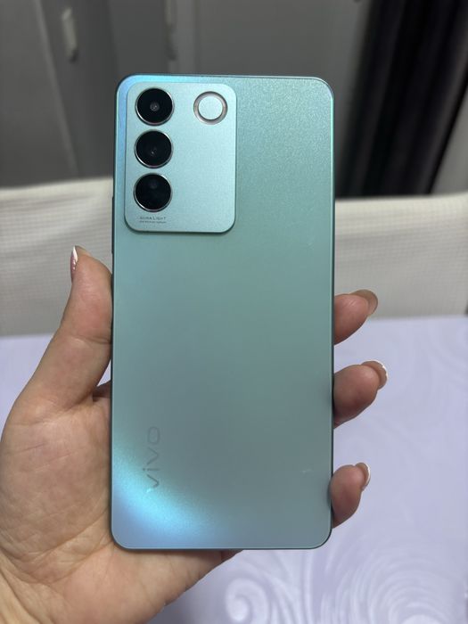 Продам Vivo v27e