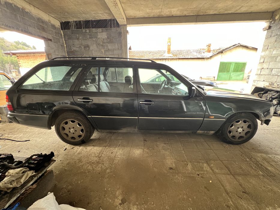 Мерцедес-Бенц w124 2.0i 136к.с на ЧАСТИ!