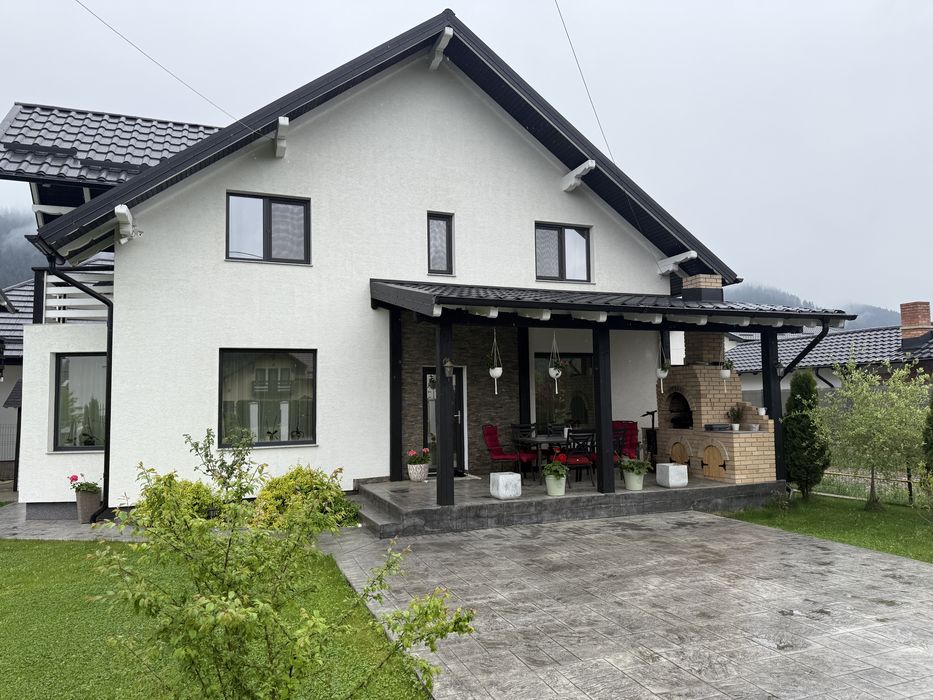 Casa spatioasa cu gradina si anexa situata intr-o zona linistita