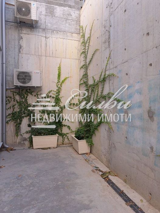 Дава се под наем Офис в Шумен, Център - 30 кв.м за 229.5 € - Снимка #1