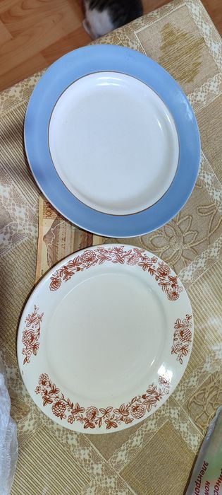 Тарелки виниажные и блюдца