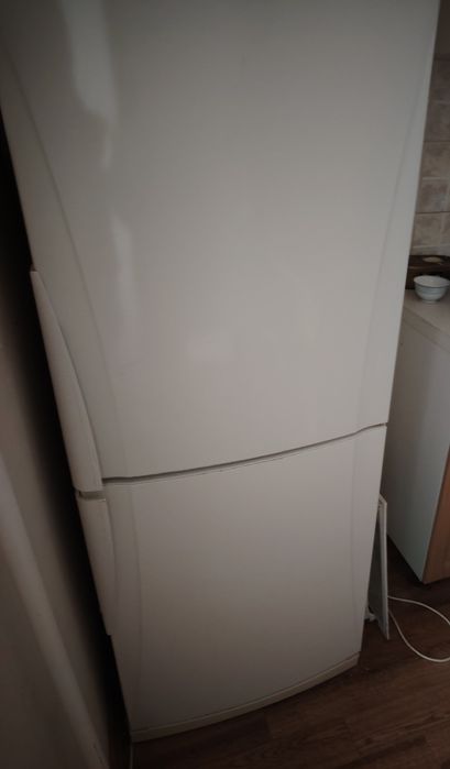 Продаю холодильник