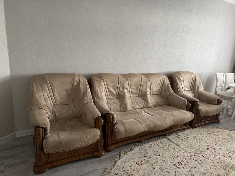 Продам диван из нат.дуба