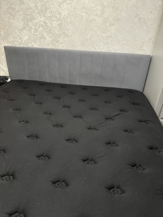 Кровать с матрасом