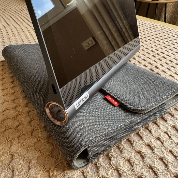 Таблет Lenovo Yoga Smart Tab YT-X705L - 10.1” 64GB, 4GB RAM, LTE