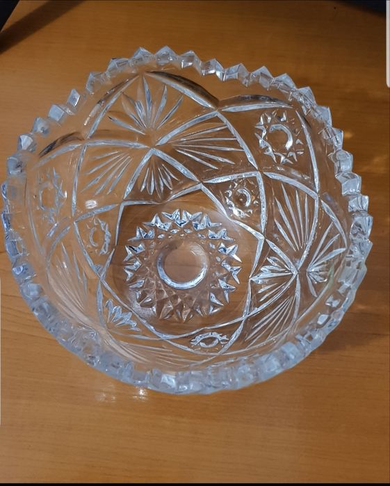 Fructiere din cristal diferite