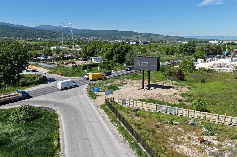 ОФЕРТА ЗА РЕКЛАМА НА ДВУСТРАНЕН LED ЕКРАН С РАЗМЕРИ 8х4 м.