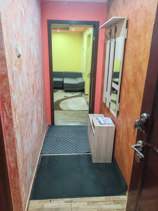 Inchiriez apartament