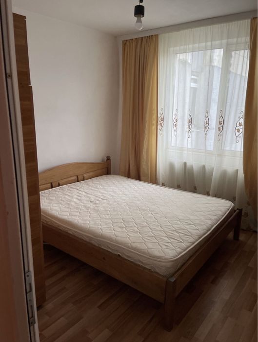 Închiriez apartament