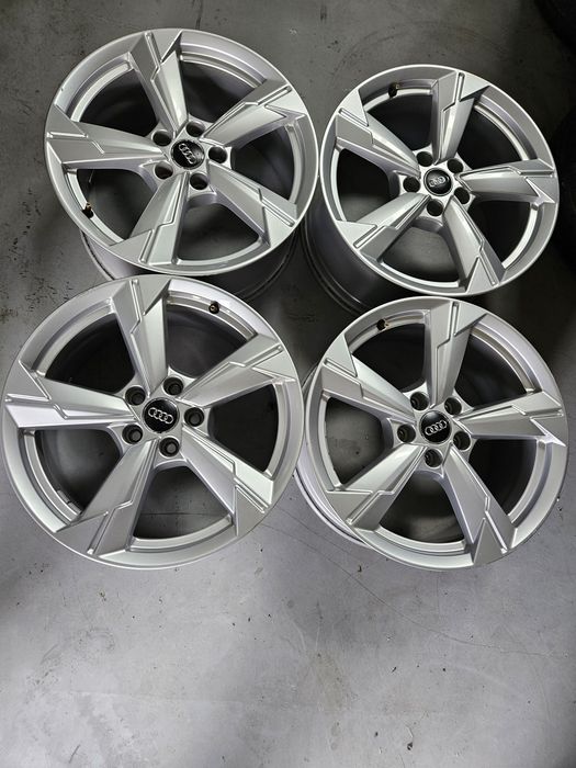 Vând jante R18 Audi A4 A5 A6 Q5