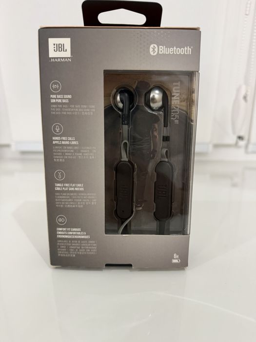 Продам наушники JBL TUNE 205 BT