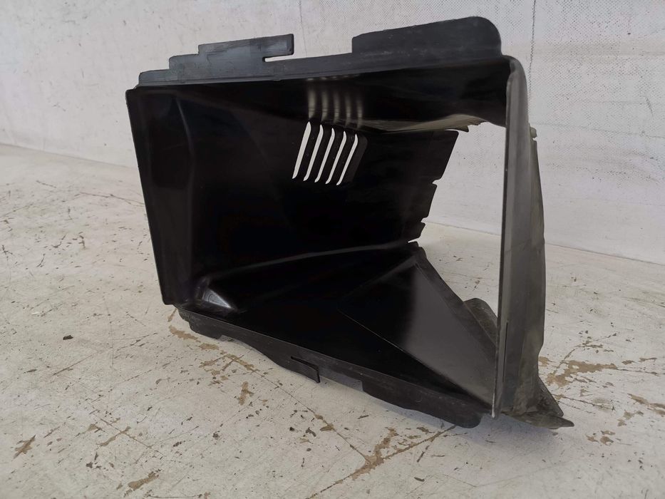 Ауди РС 7 / Audi RS 7 [ - ] Оригинален въздушен дефлектор в добро съст