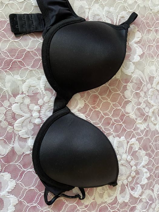 Sutiene noi Secret Possessions numarul 85C.