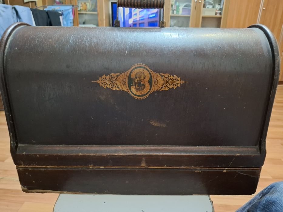 Швейная машинка старинная