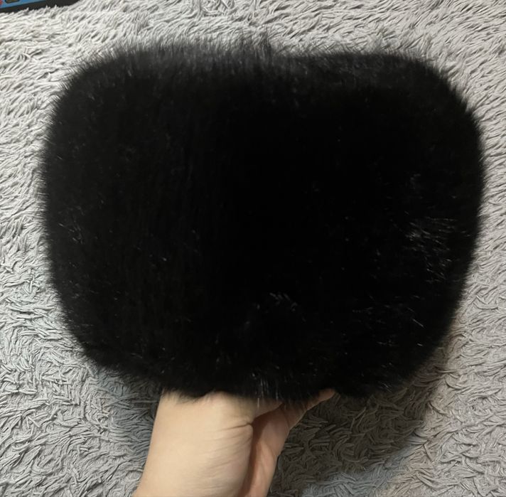 Продам две шапки