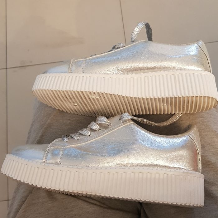 Sneakers stralucitori noi