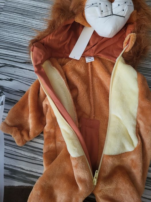 Нов бебешки  костюм на лъв 3-6мес