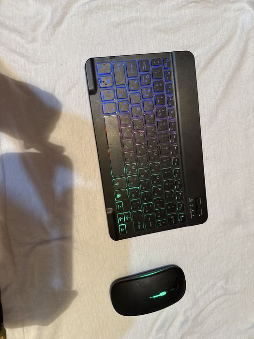 Bluetooth клавиатура без проводной