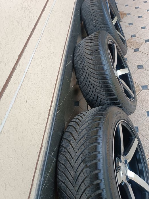 Vossen Diska Balon Sotiladi 215 55 R17 J8 Holati Ideal Ayibi Yoq