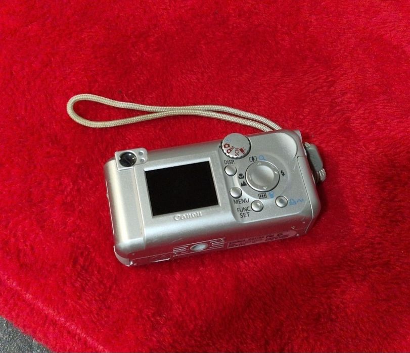 Aparat Photo  / camera Canon fără accesorii, funcționează cu baterii
