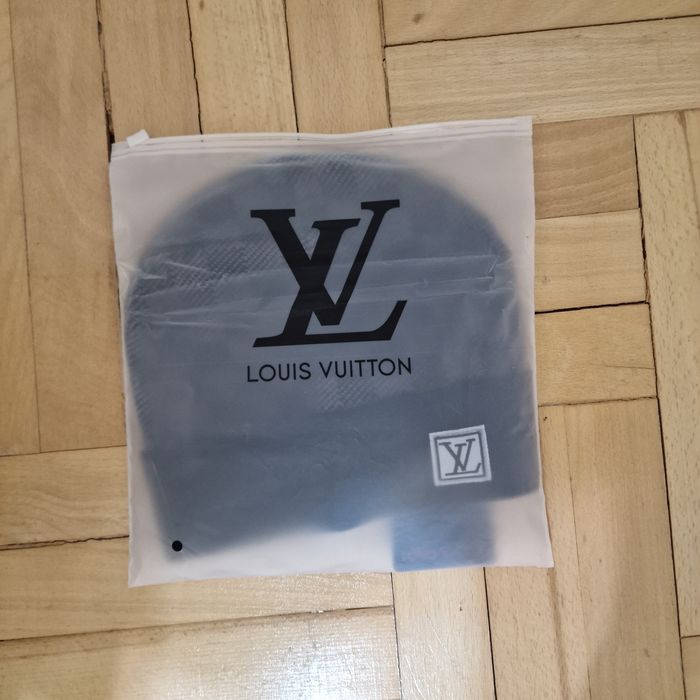 Căciulă Noua Louis Vuitton Neagra cu Gri