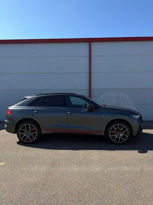 Audi Q8 S-Line - 33.500km. 55.000€ + TVA Deductibil