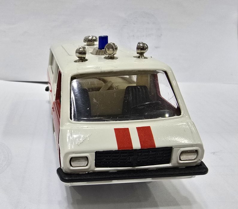 Продам модель авто Раф-2203