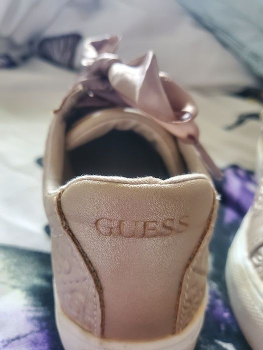 Кецове на Guess за момиче
