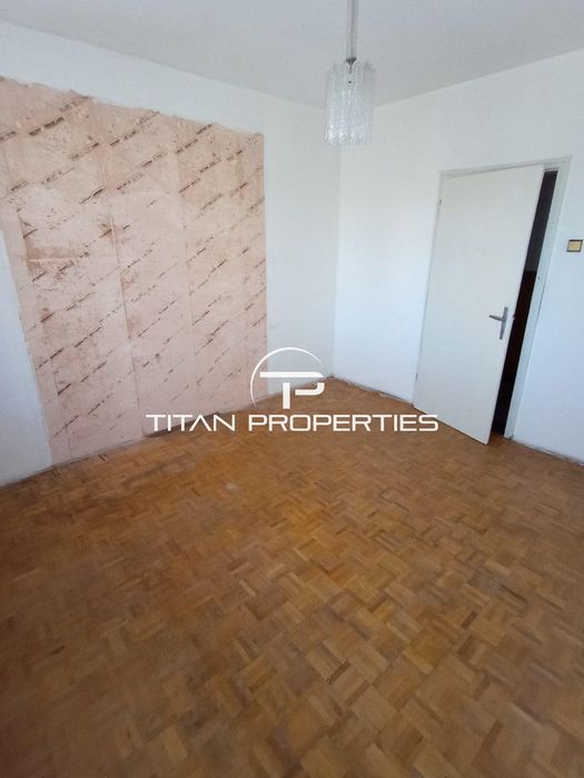 Продава се Тристаен апартамент в Бургас, Център - 81 кв.м за 2692 €/кв.м - Снимка #3